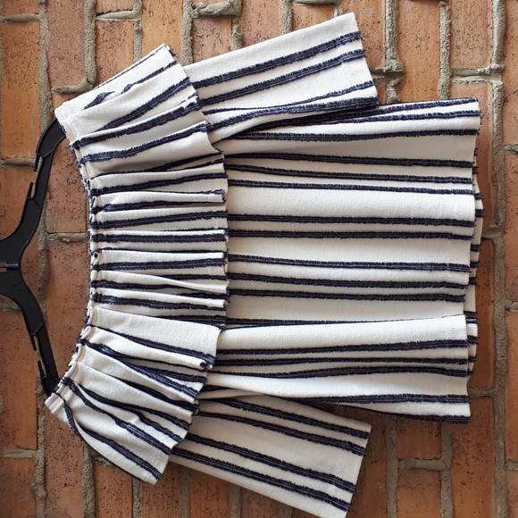 4 for $30 Banana Republic Striped Ruffled Off-the-Shoulder Top - Picture 5 of 8
